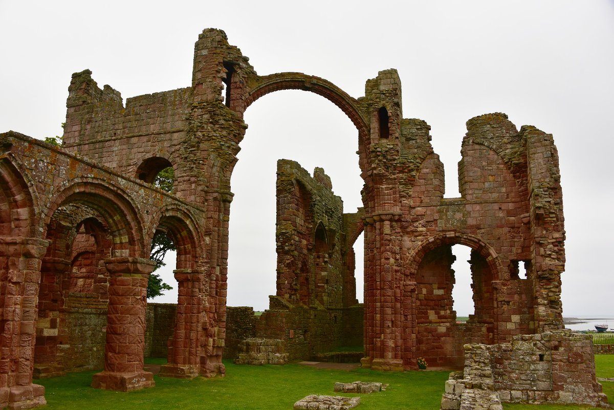 Round 1, Bracket H! Lindisfarne Priory vs Teampull na Trionaid.Lindisfarne is built from red sandstone, and served as the inspiration for Brian Jacques' Redwall Abbey.