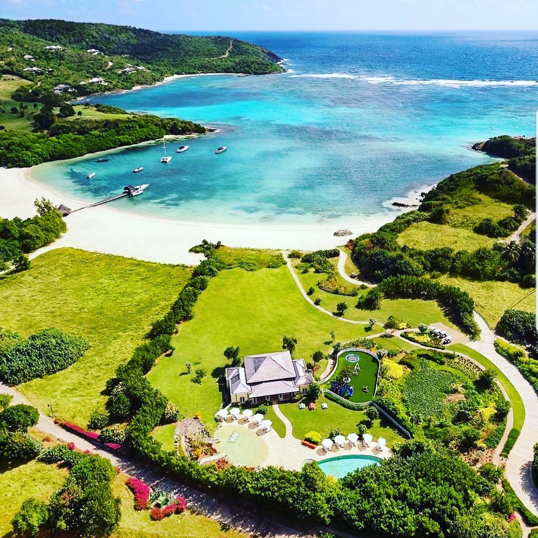 experiencethei3's tweet photo. #ExperienceTheIslands 

This gorgeous place in the #caribbean is perhaps the best kept secret in #StVincentandTheGrenadines #MandarinOriental in #Canouan.

#escapewinter #breathtakingviews
#beautifulproperty
#incredibleservice
#luxuryresort https://t.co/SP6b2s0jvF