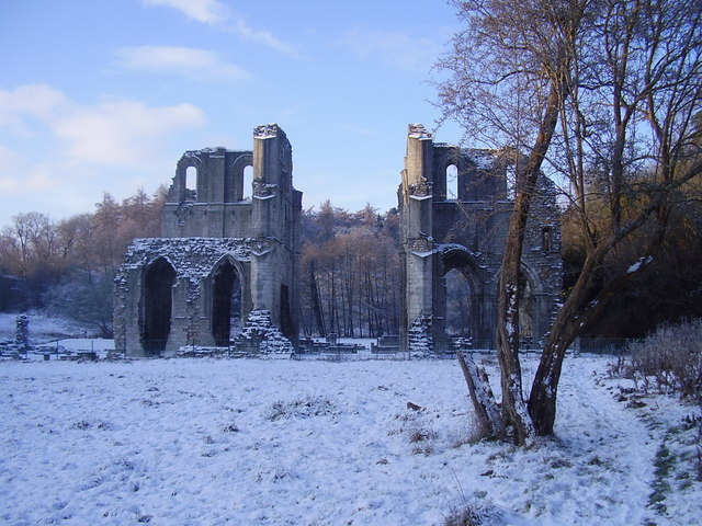 Round 1, Bracket G! Whitby Abbey vs Roche AbbeyRoche Abbey, again with the popular legend and zero percent fact, was reputedly where Robin Hood attended Mass.