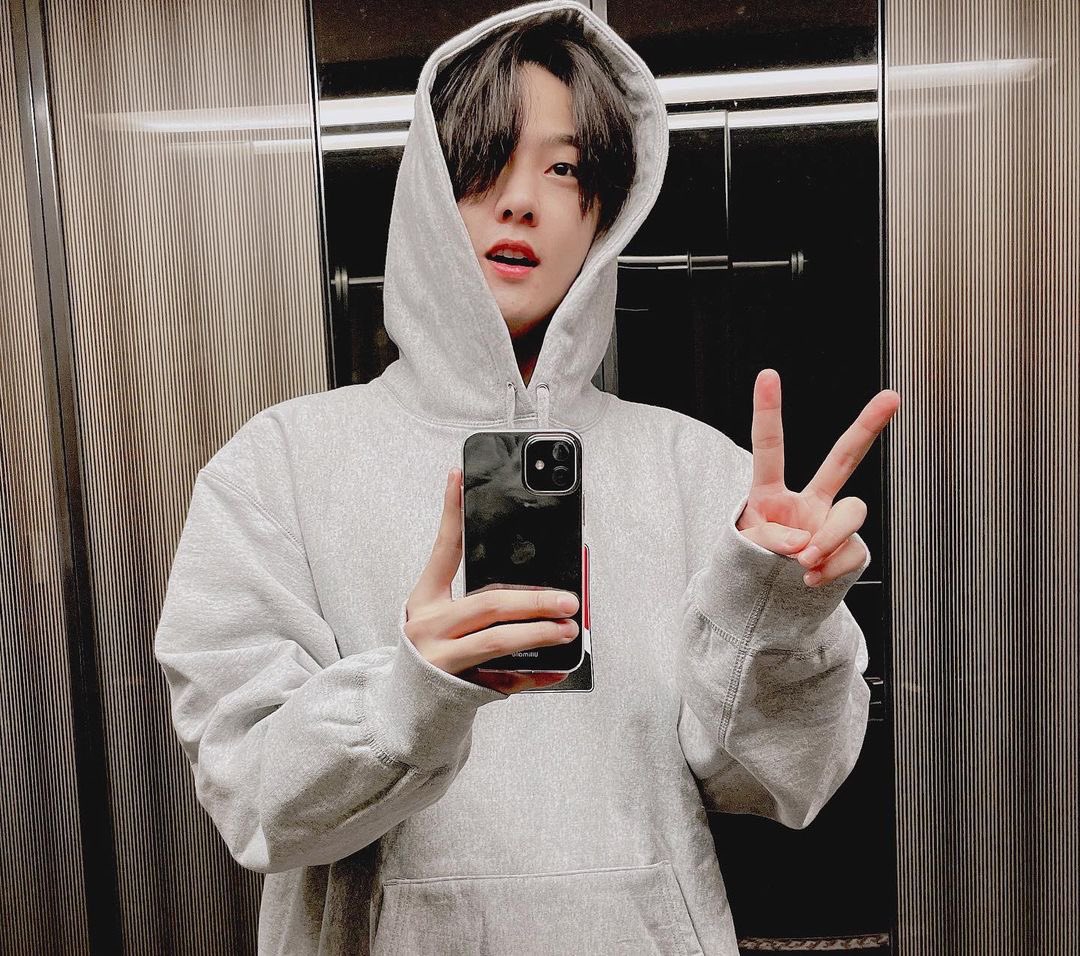 DonghyukTH's tweet photo. สุขสันต์วันเกิดนะคะคุณคนเก่งของพวกเรา ขอบคุณเสมอที่เติบโตมาอย่างดี เป็นดงฮยอกที่มองไปก็มีความภูมิใจที่ได้รัก หวังว่าปีนี้จะเป็นการเติบโตขึ้นที่ดี เป็นวันเกิดที่มีความสุข จะคอยมองและสนับสนุนดงฮยอกเสมอ ขอบคุณที่เป็นแรงบันดาลใจในการใช้ชีวิตนะคะ❤️🎂🎉
#FlowerDonghyukDay https://t.co/LusyX9ur5D