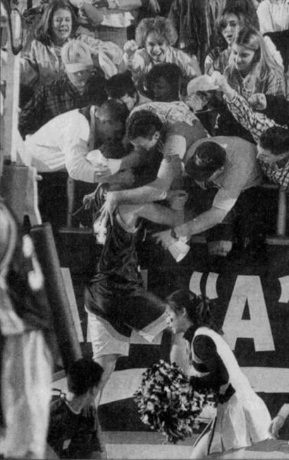 JP Blevins got loose today and scored 51 in leading Metcalfe Co past Clinton Co 100-97 in OT. Sent the game to OT with a 30-footer at the buzzer. Then scored 10 of 16 for the Hornets in OT.
Pictured being mobbed by Metcalfe Co fans . . .
Today in 1998.