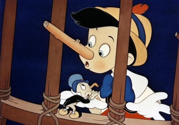 Je viens de revoir Pinocchio. J'en gardais le souvenir d'un film triste (le passage quand il se transforme en âne notamment). J'ai pleuré quasi tout le long du film qui enchaîne les situations cocasses et car l'animation est magnifique. 10/10