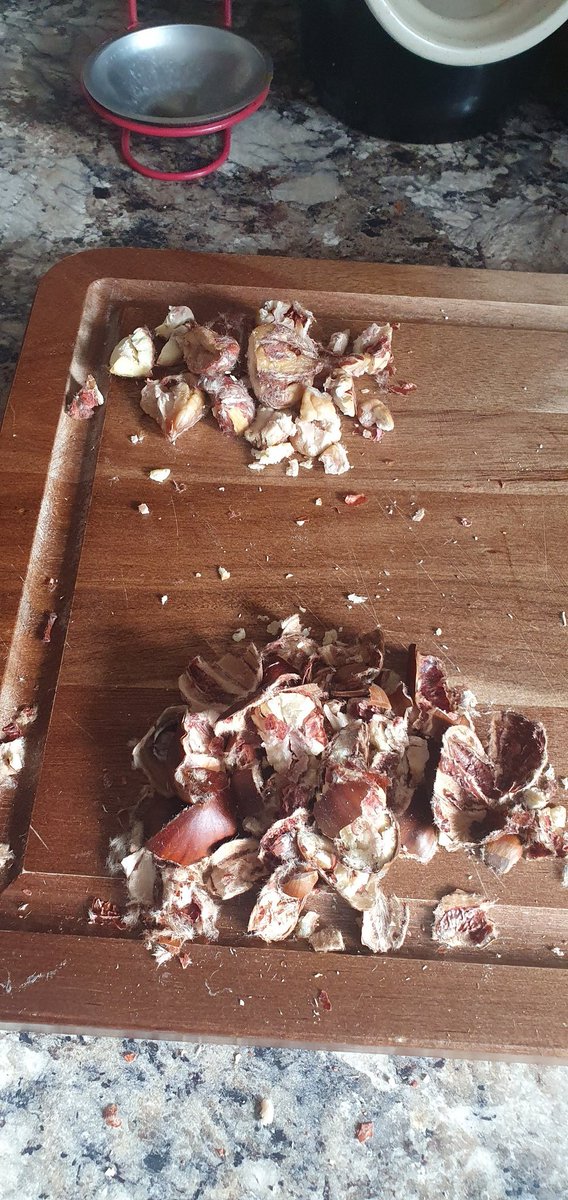 CheatCheap's tweet photo. What to do with #leftover #Christmas #chestnuts?

Roast, skin, chop, mix with sausage meat, onion, sage, parsley then fry before adding 3 egg yolks and pasta water and add to spaghetti 

You have chestnut carbanora 

#cheapcheatcook #cookingonabudget #cookingathome #cookingtips https://t.co/6sDVtIP5jX