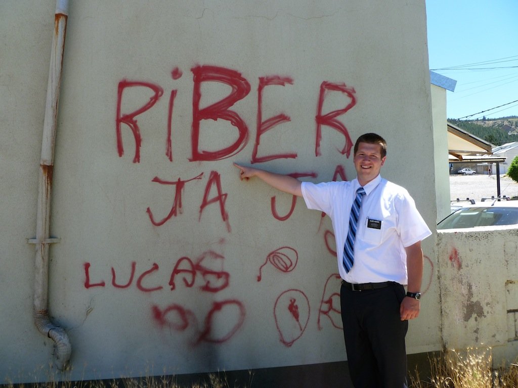 CAN'T BELIEVE I FORGOT TO EXPLAIN: RiBer. From the book: "River Plate graffiti all over the city was altered, a simple red letter B drawn over the V, with tens of thousands subsequently offended."V & B in Spanish essentially the same sound, indistinguishable: V corta, B larga