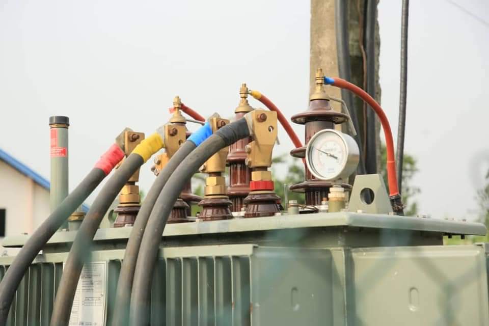 PROJECTS INTERVENTION: ORIA-ABRAKA (1)Installation of 500KVA Transformer in Oria-Abraka in Ethiope East Local Government Area of Delta State. This all important electricity project is one of the constituency projects i facilitated in the 2020 Budget.