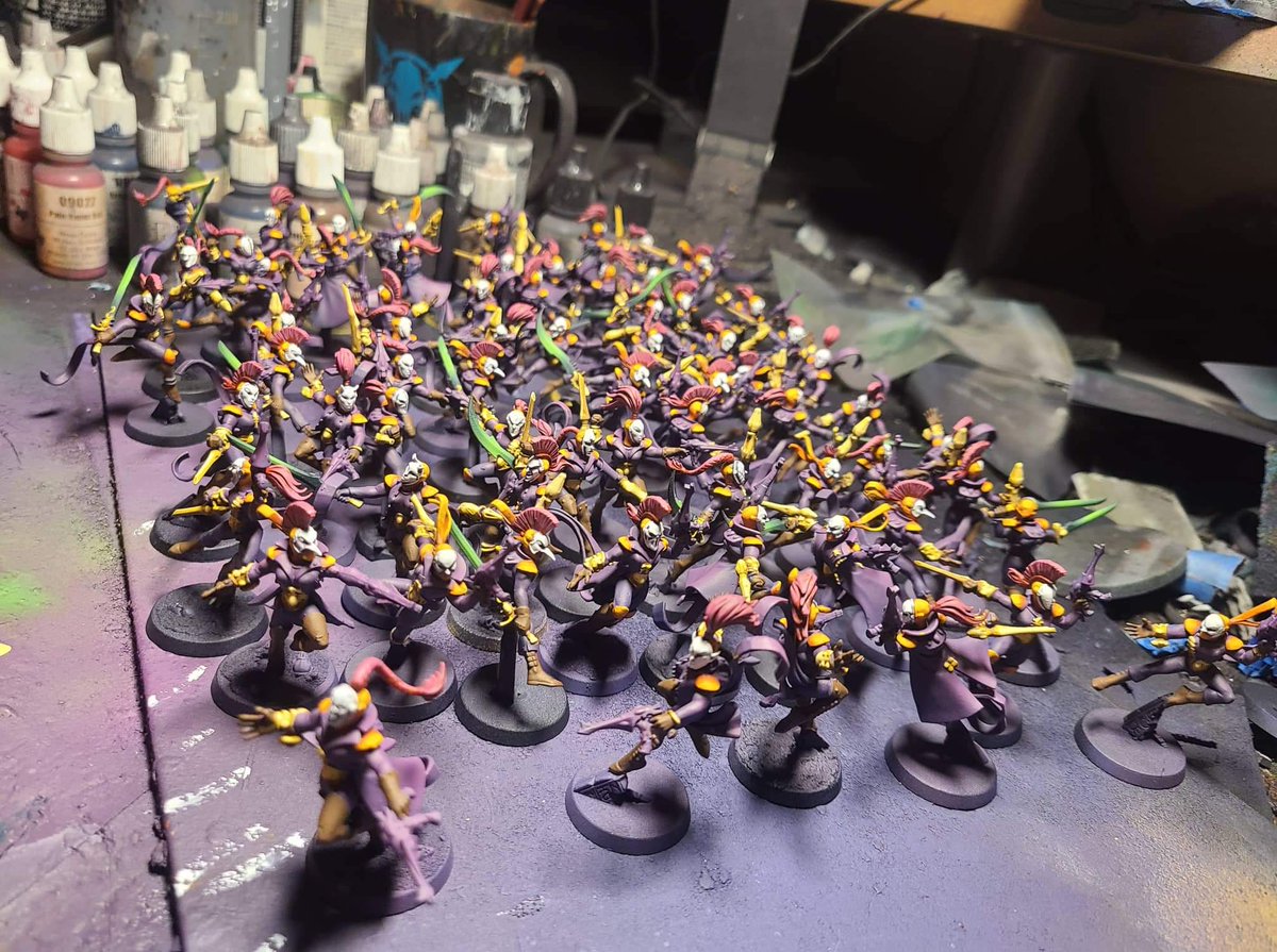 TabletopShenan1's tweet photo. We are sooooo close to having the harlequins ready to join the fight! Again if you haven't already head over to Facebook and/or Instagram and check out 
!!Pooky's painting palace!! Do it now!

If you need some work done he's your guy! He put this many troops out in 4days! https://t.co/p9EtxxoaQp