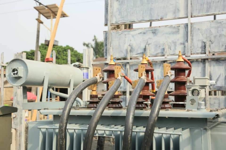 PROJECTS INTERVENTION: EKU (1)Installation of 500KVA Transformer in Eku in Ethiope East Local Government Area of Delta State. This all important electricity project is one of the constituency projects i facilitated in the 2020 Budget.