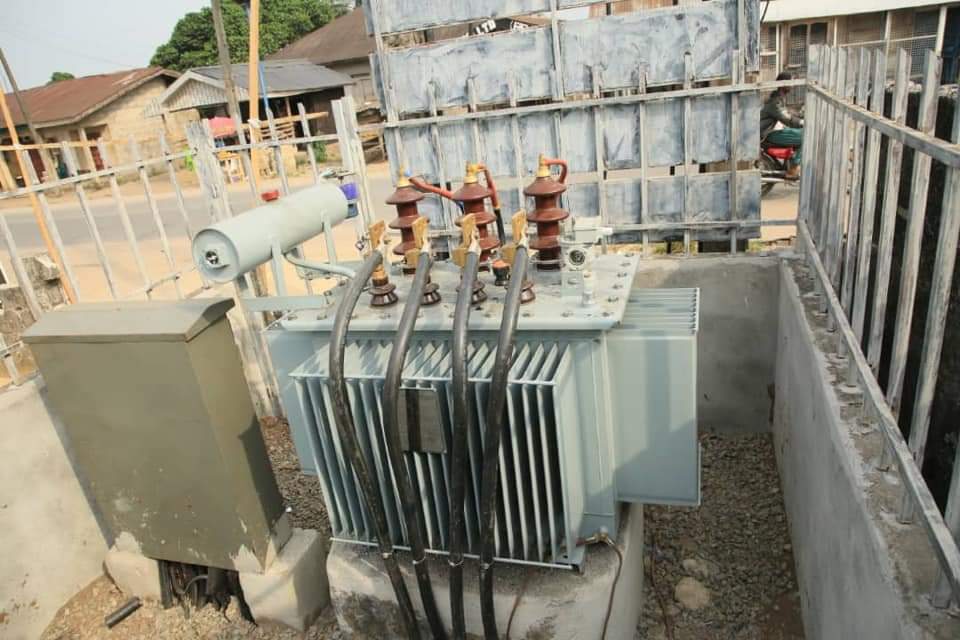 PROJECTS INTERVENTION: EKU (1)Installation of 500KVA Transformer in Eku in Ethiope East Local Government Area of Delta State. This all important electricity project is one of the constituency projects i facilitated in the 2020 Budget.