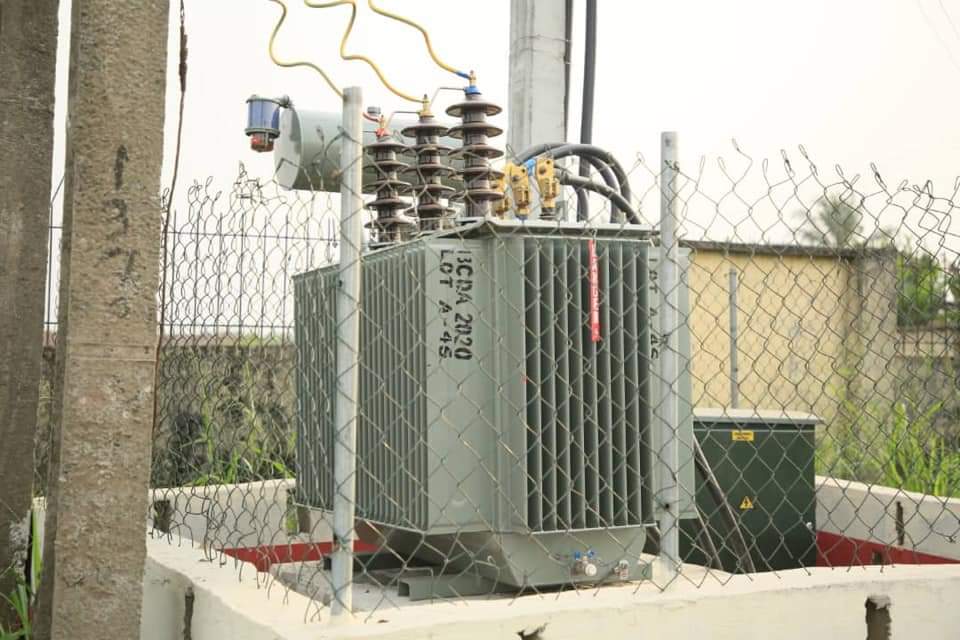 PROJECTS INTERVENTION: OZUAKA-OROGUN Installation of 500KVA Transformer in Ozuaka-Orogun in Ughelli North Local Government Area of Delta State. This all important electricity project is one of the constituency projects i facilitated in the 2020 Budget.