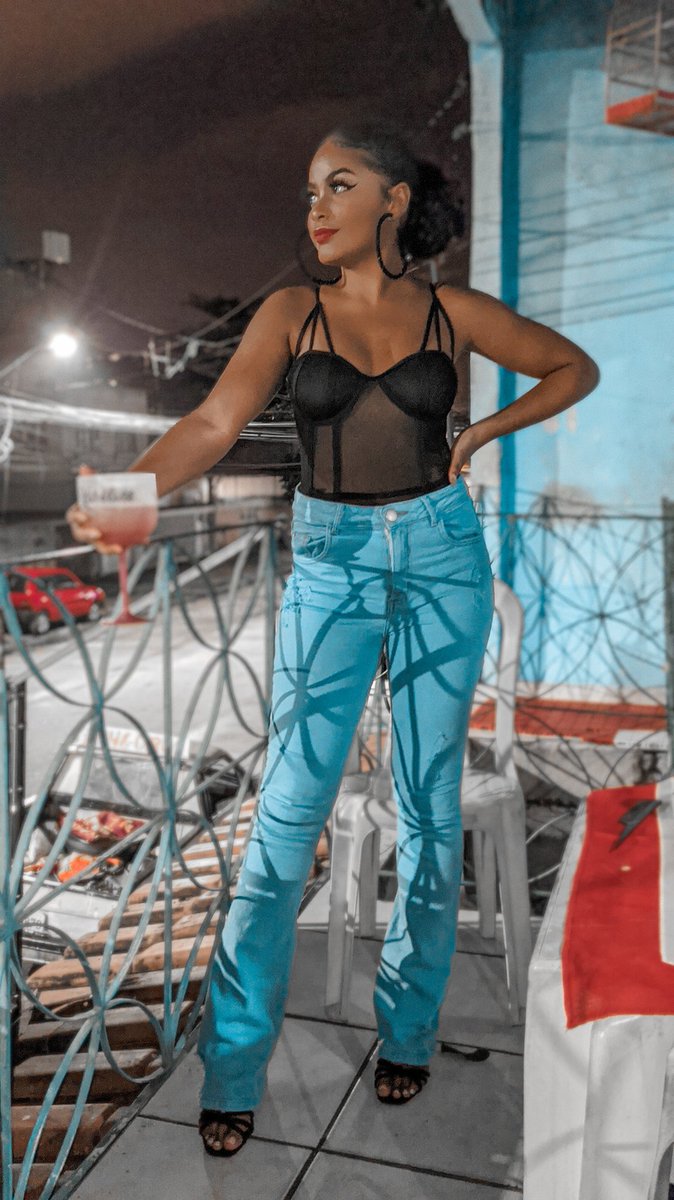 TelisKaroline's tweet photo. Do dia 31🖤✨ https://t.co/MPuaMzGGsk