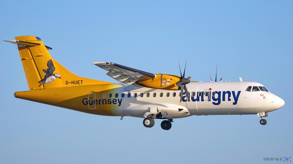 29Aviation's tweet photo. Aurigny Air Services (G-HUET) ATR 42-500 | https://t.co/rPveANsQnl | #GHUET #AurignyAirServices #AT45 #ATR #Guernsey #GCI #Aviation #PlanespottingBE #ATR42 #EGJB #GuernseyAirport #Aurigny #MegaPlane #AvGeek 'Plane #LCY #TurboProp #LondonCity #PlaneSpotting #AviationPhotography https://t.co/QzAhecic2z