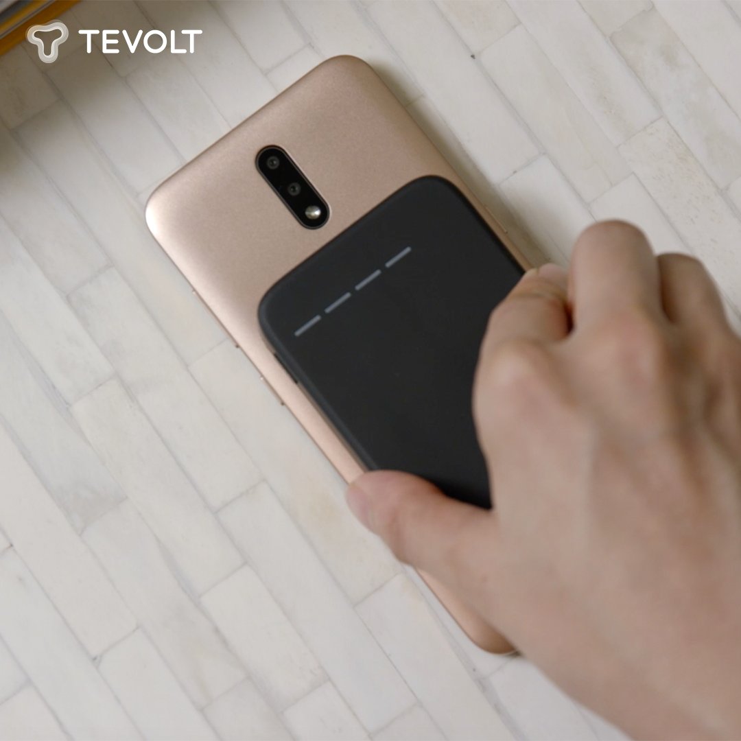 TevoltPlus's tweet image. Forget the cords and bulky sizes of traditional power banks. Tevolt is incredibly thin and attaches directly to your phone.⁠
Visit tevolt.com for more! ⁠
.
#powerbank #onthegocharging #wirelesscharging #wirelesscharger #wirelesscharge #design #iphone #Tevolt⁠