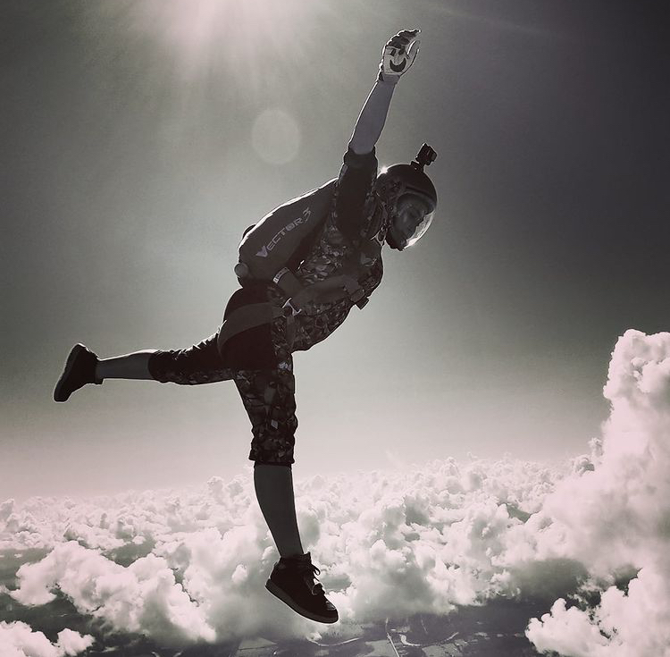 BoneheadHelmets's tweet photo. Stepping into a New Year like...
#boneheadcomposites #happyholidays #madeinusa #aerosports #skydiving #iloveskydiving #boneheadhelmets #carbonfiber #saynotoplastic #houston #skydivespacelandhouston https://t.co/KZ8KFY8qQ6