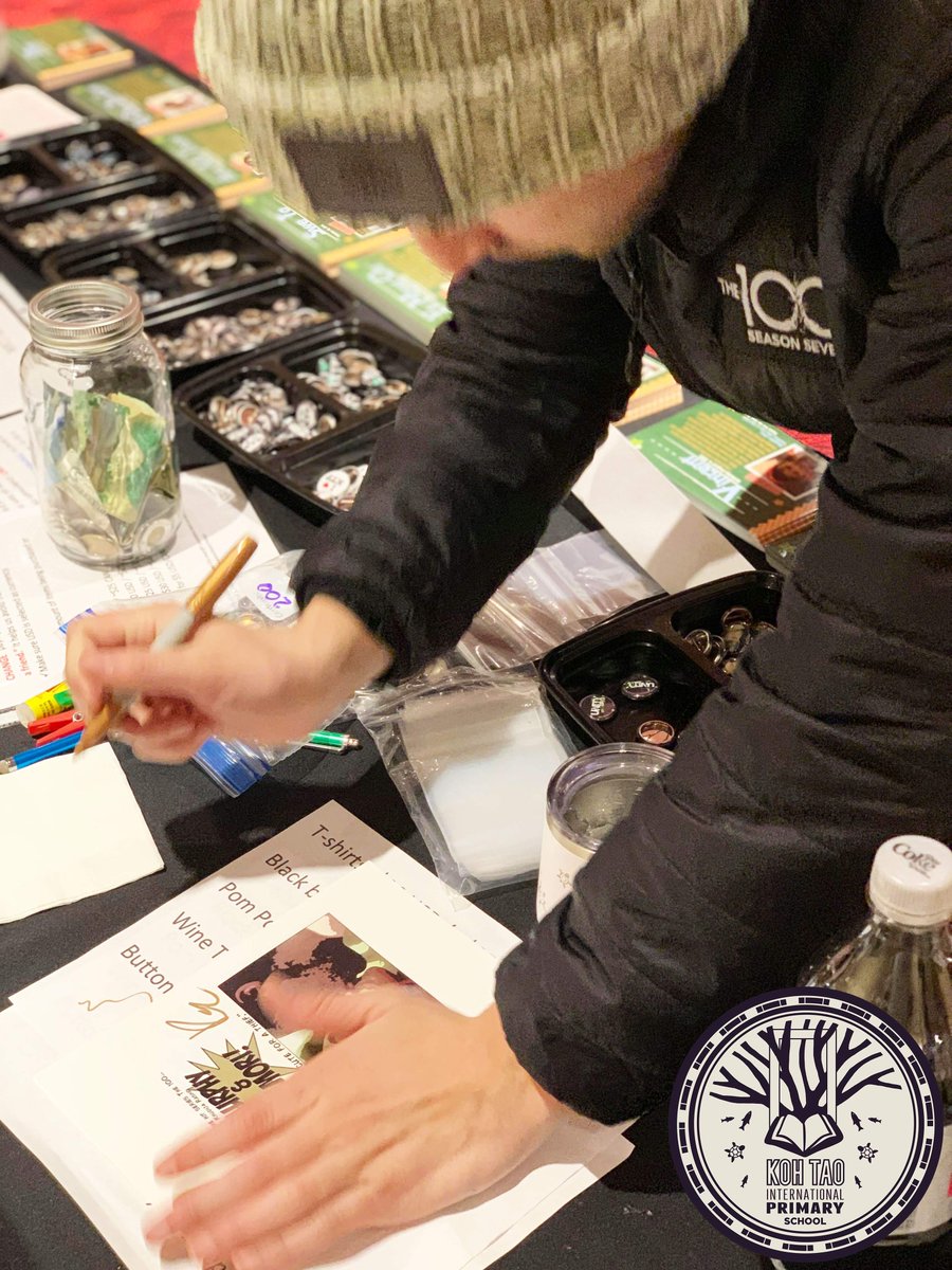 Right_To_Learn's tweet image. The FIRST $7 DONATION SATURDAY of 2021!

Not so long ago @RichardSHarmon volunteered at the school. A while later Richard &amp;amp; @LuisadOliveira signed this comic at @UnityEventsCA!

You can win it by going to-  kohtaoforkids.com, donate &amp;amp; DM the receipt to @GeoGemDesigns !

XX