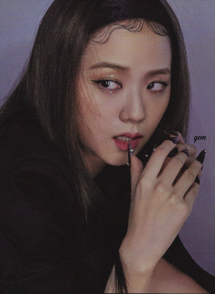 ManosrijaC's tweet photo. SAENG Il CHUKHA HAMNIDA JISOO UNNI....Happiest 26th Birthday....saranghyeo 💘❤❤❤❤❤❤❤❤❤ 
#HappyJisooDay❤ https://t.co/E9rbGGDvy3