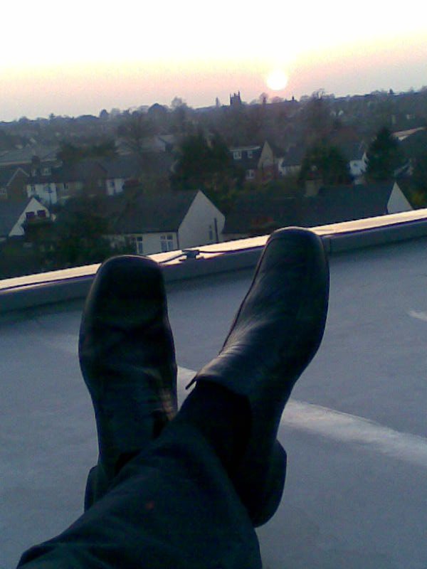 TheFragnostic's tweet photo. Sorry for the delay on the next Let's Slay, dude(tte)s. My wife's been poorly and I've had an arseload of furniture to put together. It'll be along in the next few days. In the meantime, here is a POV of me chilling out on a hotel roof from ten years ago. 👍 https://t.co/YqL58GOTNP