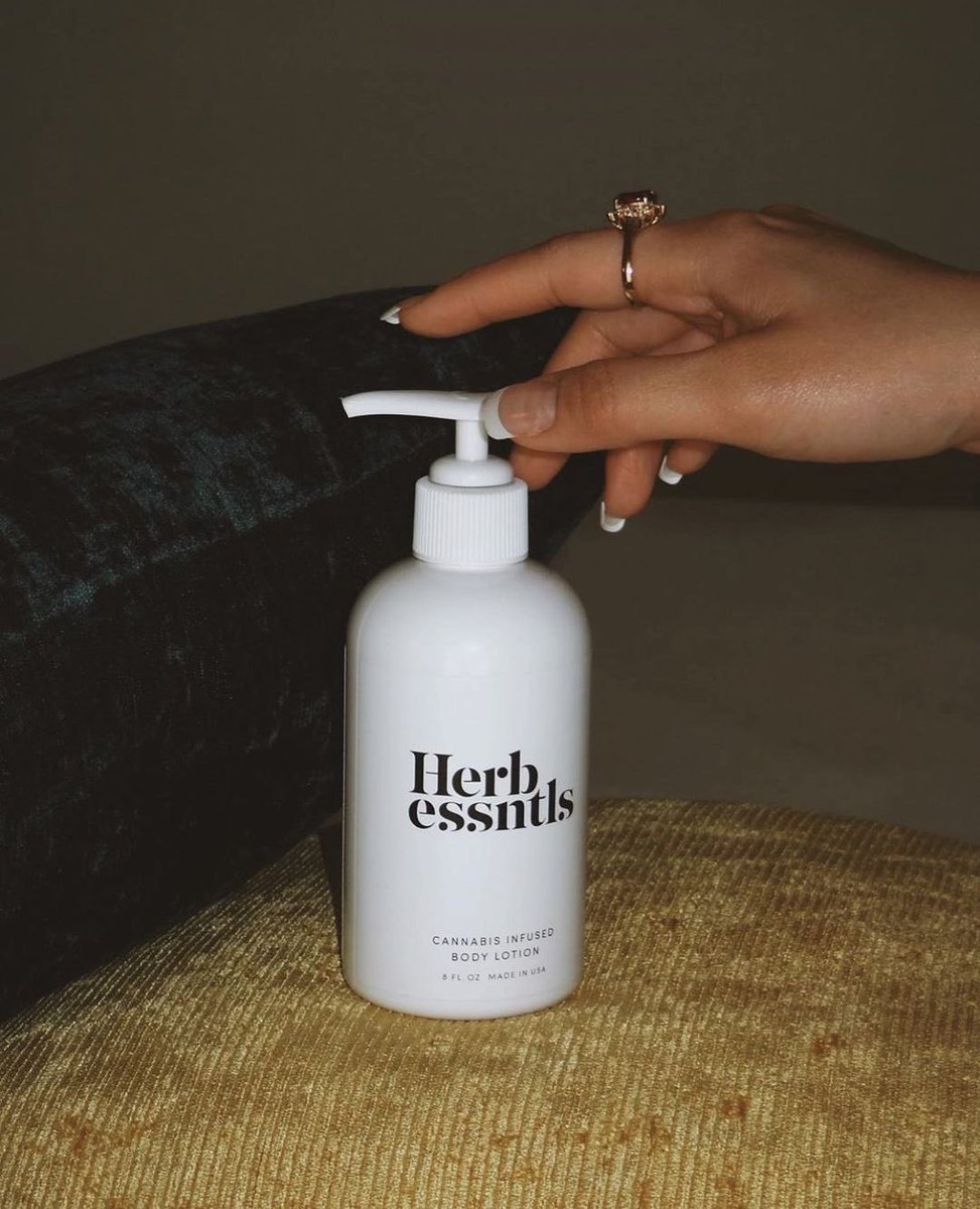 herbessntls's tweet photo. Make your skin as soft as velvet 🌱

Photo by @hello_achi

https://t.co/c1pbsnlGU7

#herbessntls #cannabisbeauty #cannabisskincare #skincare #hempproducts #hempbeauty #beauty #antiaging #herb #hempcare #cannabeauty #weedskincare #oilcleansing #moisturizer #bodylotion #hemp https://t.co/7itEsskS9h