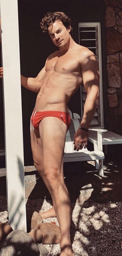 HotFamos's tweet photo. Luke Cook 🔥🔥 https://t.co/Wt5bojjtGA