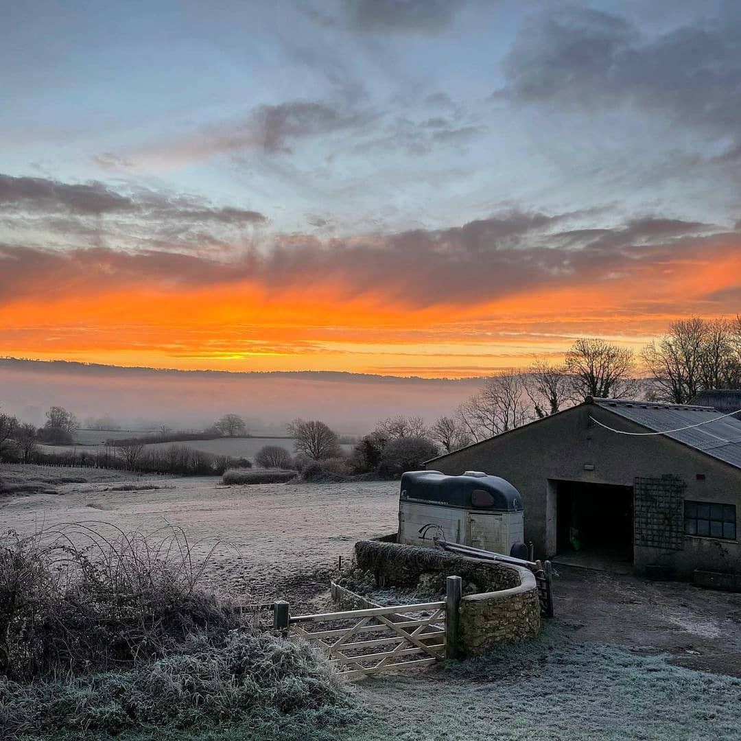 'Happy New Year. Sunrise 2021. Thinking of making a move this year? We might be able to help you find what you’re after.' - Nick Cunningham from the Stacks Devon & Somerset office.

#devon #somerset #sunrise #winter #countrysunrise #igersdevon #igerssunrise #january #devonsunrise