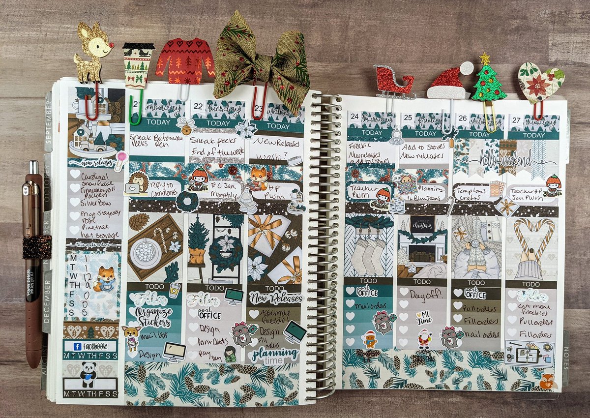 CraftScissors's tweet photo. End of the week in my Erin Condren. Love this spread! Good way to end this planner ☺️
 #etsy #runwithcraftscissors #plannerclips #plannerbow #paperclip #custommade #stayorganized #bepositive #planner #makeplans #erincondrenlifeplanner https://t.co/iDnT9RbJpQ