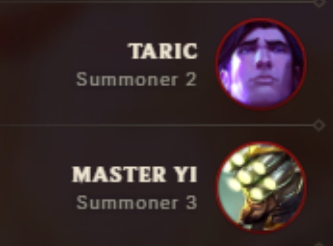 SoloRenektonLoL's tweet photo. The champs                                                          The players https://t.co/6ZIJe1qNLu