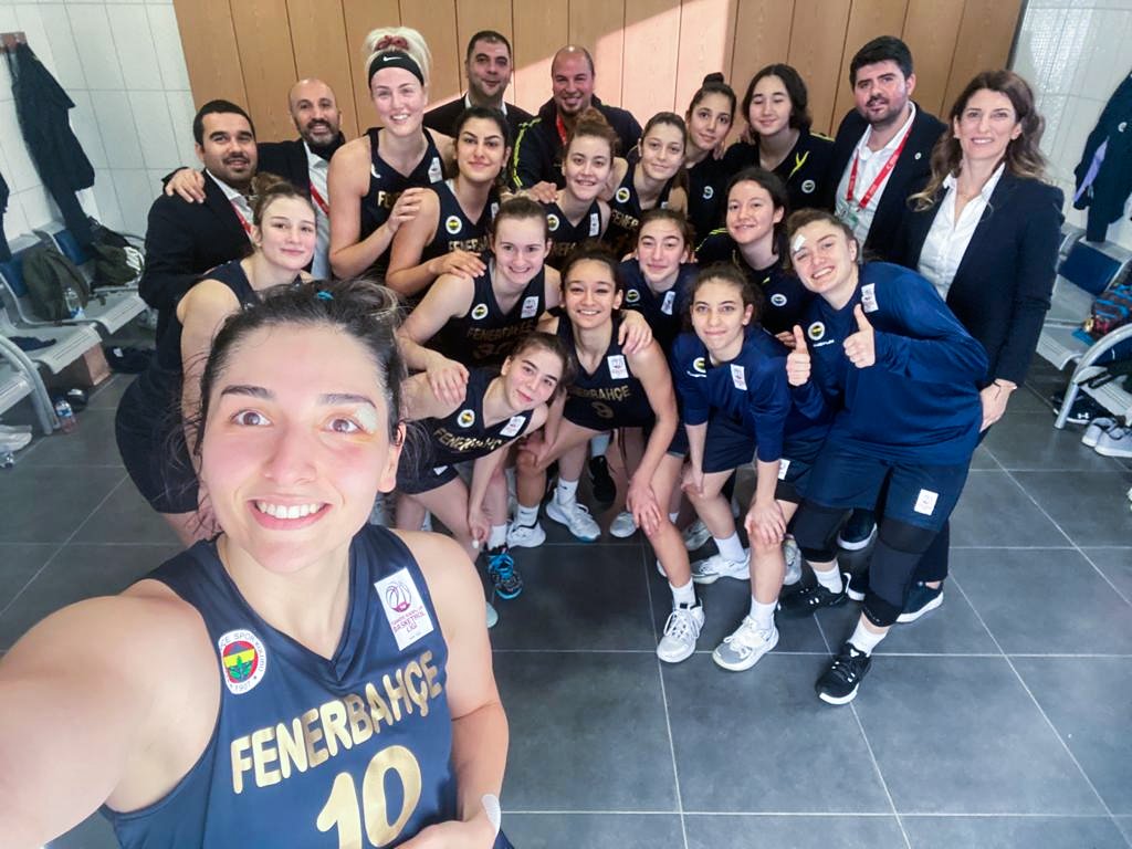 TKBL 6. hafta maçında Yalova VİP ile karşılaşan Gelişim Takımımız, rakibini 59-51 mağlup etti! 💪

Tebrikler Fenerbahçe Gelişim! 👏

Skor dağılımımız: Merve 15, İdil 13, İrem 9, Duygu 7, Cheslek 5, Ayşe 4, Melike 4, Adıcan 2.