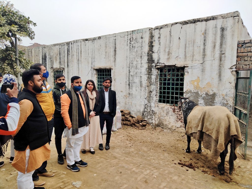 SanjayAzadSln's tweet image. दिल्ली से कुछ दूर गाजियाबाद का ये स्कूल आदित्यनाथ सरकार की बदत्तर शिक्षा व्यवस्था की पोल खोलता है इसी डर से आदित्यनाथ जी स्कूल नही देखने देते।