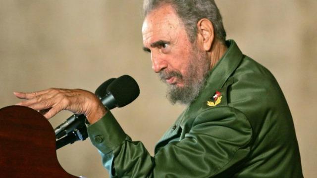 CelestinoPrez5's tweet photo. Artistas No.2 "Y hay hombres que se resignan a esa realidad, hay hombres que se adaptan a esa realidad; y hay hombres que no se pueden resignar ni adaptar a esa realidad y tratan de cambiarla: por eso son revolucionarios”. #Fidef #SomosCuba. https://t.co/mE3tVNGvjk