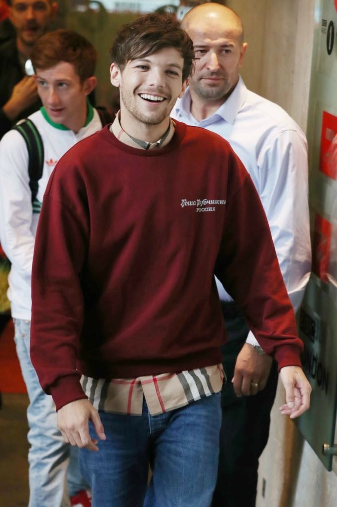 louis tomlinson in this iconic outfit: a thread
