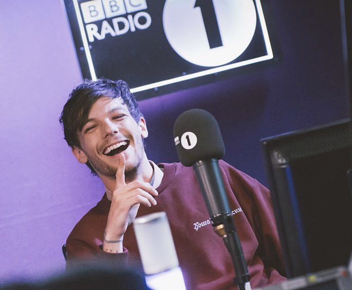 louis tomlinson in this iconic outfit: a thread