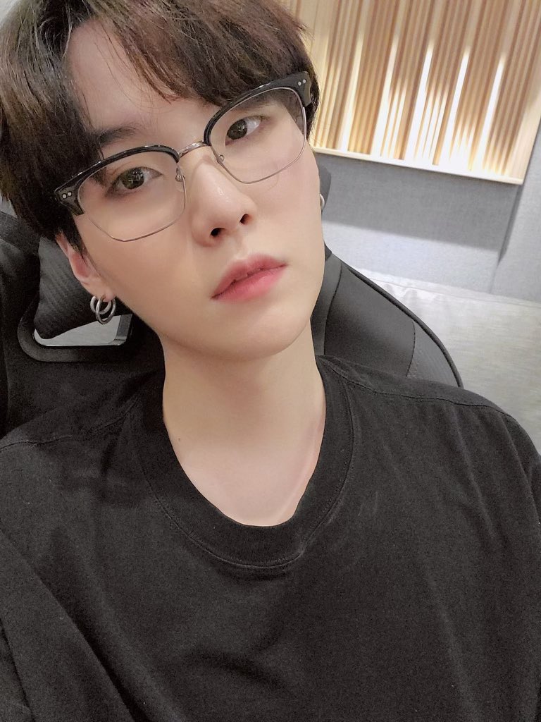 yoongi in glasses - an appreciation thread