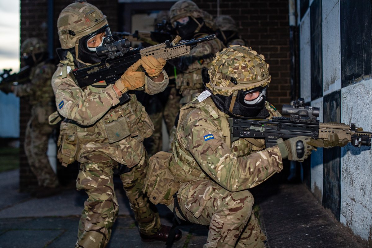 BritishArmy's tweet photo. Soldiers from @SCOTS_DG carry out urban training but with a new twist. Using an innovative system at their home at Leuchars Station, they fire paint-based rounds from SA-80 rifles to gain a more realistic and accurate experience. See more about them 👉 https://t.co/Rb35zK8Nf8 https://t.co/2HCgLCXIb1
