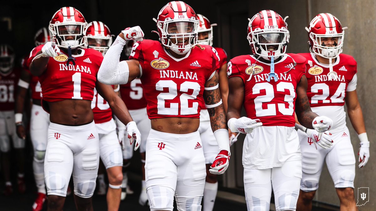 IndianaFootball's tweet photo. S t a r v i n g. 🍽 https://t.co/9dTWgZrMPM