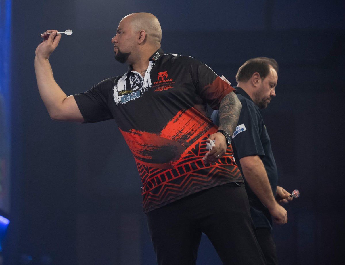 🚨 GIVEAWAY 🚨 

<a href="/devon_petersen/">Devon Petersen 369</a> has donated us his signed match shirt worn in his 4-0 last 32 win over Jason Lowe! 🇿🇦 

To enter simply:
✅ FOLLOW <a href="/Fitzdares/">FITZDARES</a>
🔄 RETWEET this Tweet

Reply with your favourite Devon GIF/Photo/Video to DOUBLE your entries!

#PDCWorldChampionship 🎯