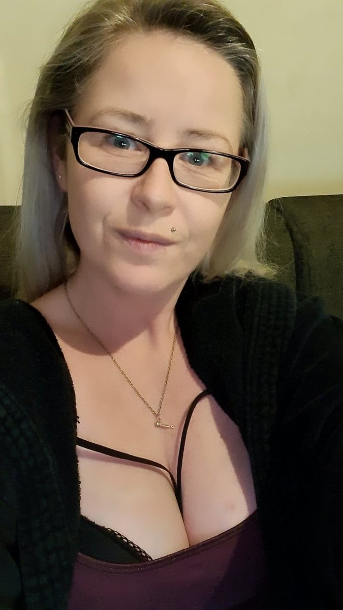 Jenna_Dave2's tweet photo. Fijne avond lieverds
#nomakeuptoday https://t.co/yWS6X4KVg2