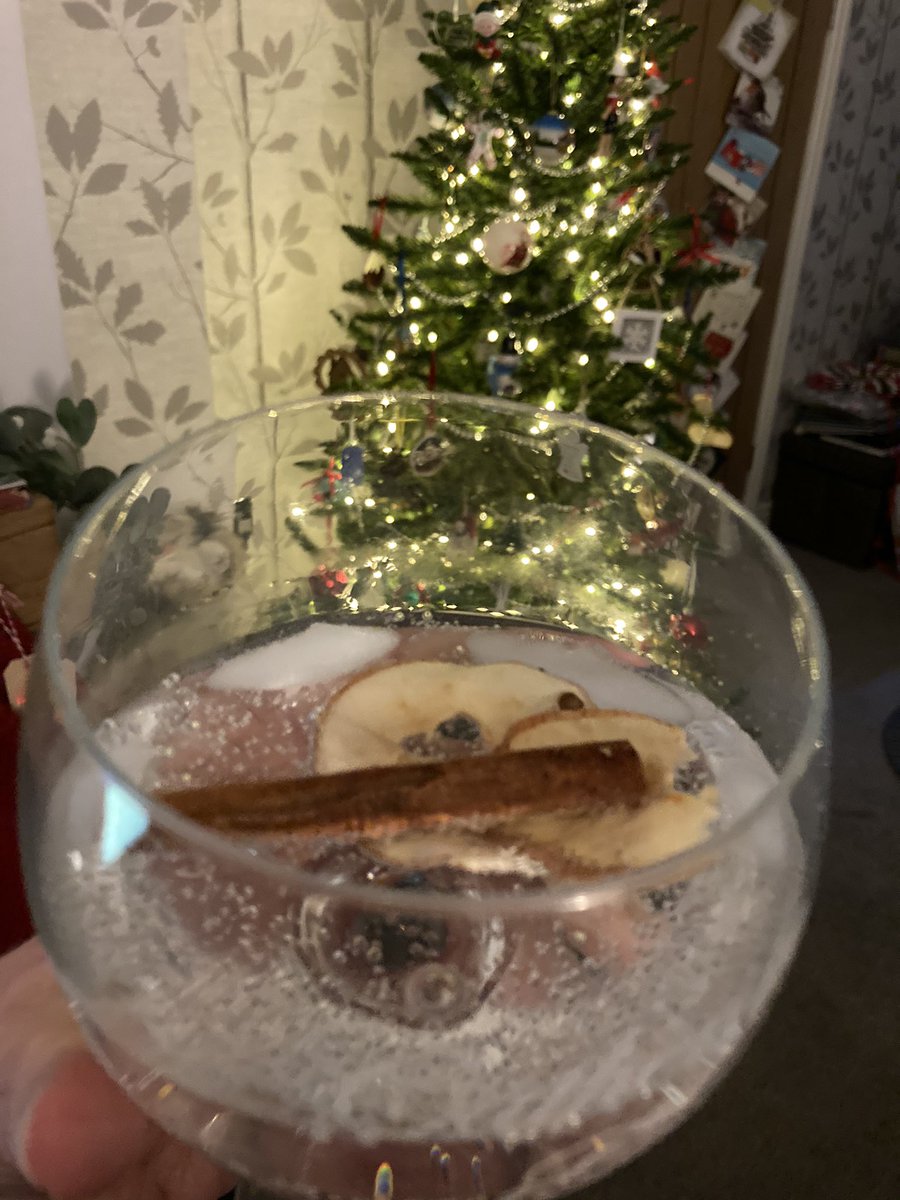 Well this morning’s delivery of my first <a href="/craftginclub/">craftginclub</a> box was very exciting and the #ginandtonic with pear &amp; cardamom tonic is lush.