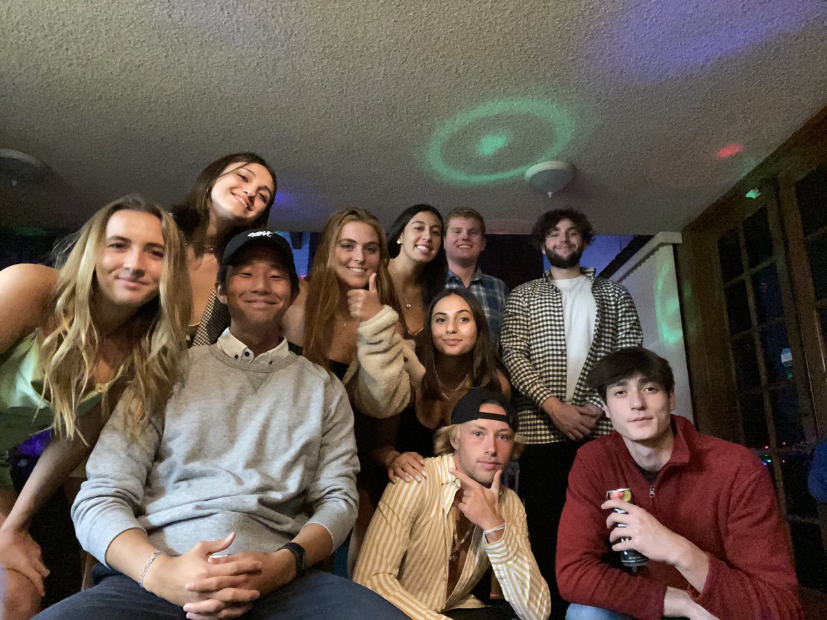 hojoonleee's tweet photo. friendsgiving https://t.co/iMCGEgA1PL