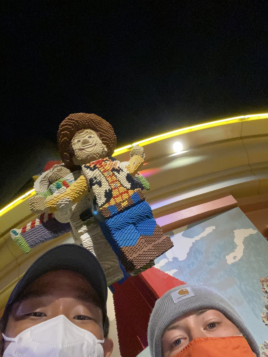 hojoonleee's tweet photo. disneyland https://t.co/youpSD3Eqv