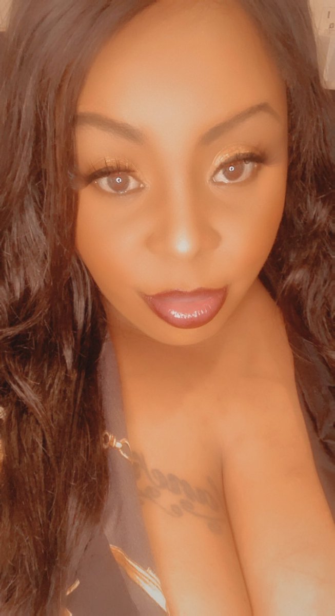 MZBLACKMISTRESS's tweet photo. #Rt  #Findom #ebonyfootfetish #Chasity #edging #chasitybelt #ebonyDomina #humanashtray  #Dominatrix #Domina #trampling #keyholder  #humanatm #cashpointmeet #EbonyFemDom #BlackMistress #EbonyDomme  #bdsm  #BlackDomme #SmokingFetish #Moneypig Get to know Me! https://t.co/RI1mxGE4Jw https://t.co/cpOc0OE4Y1