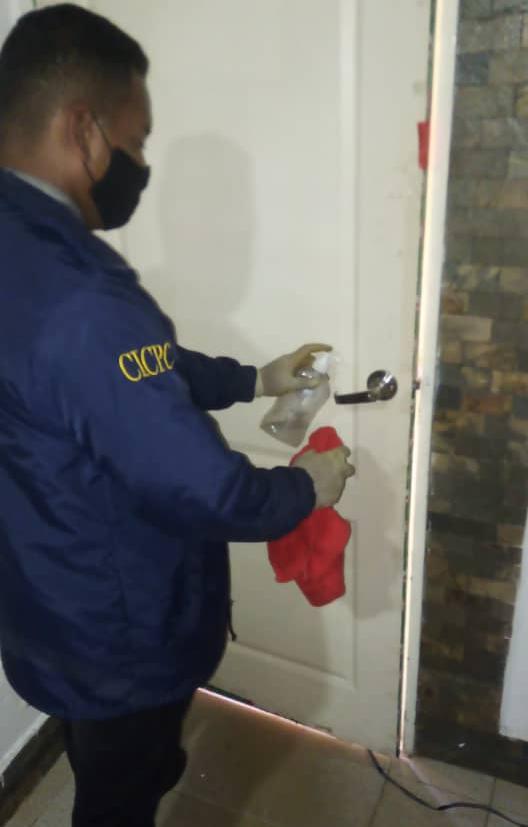 EjeMonagas's tweet photo. Funcionarios adscritos al Eje de Vehículos Monagas, llevan la campaña "ATENCIÓN SOCIAL A LA CIUDADANÍA", haciendo labores de limpieza y desinfección en las áreas de trabajo. 
@DouglasRicoVzla
 
@VehiculosCICPC
 
@Cicpc374
 
@cicpc128 https://t.co/FF7xbavtVR