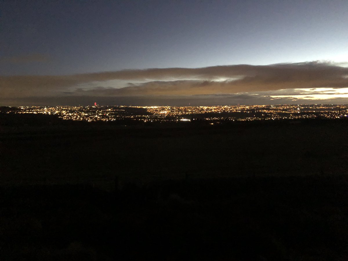 GregMulholland1's tweet photo. Enjoying some #newyear walks on #TheChevin. New Years Day amazing view at dusk &amp; New Year’s Eve at the same time there was a full cloud inversion! Needs some theme music from @thechevin! 🎶🎵 https://t.co/QMsUeu5aIg