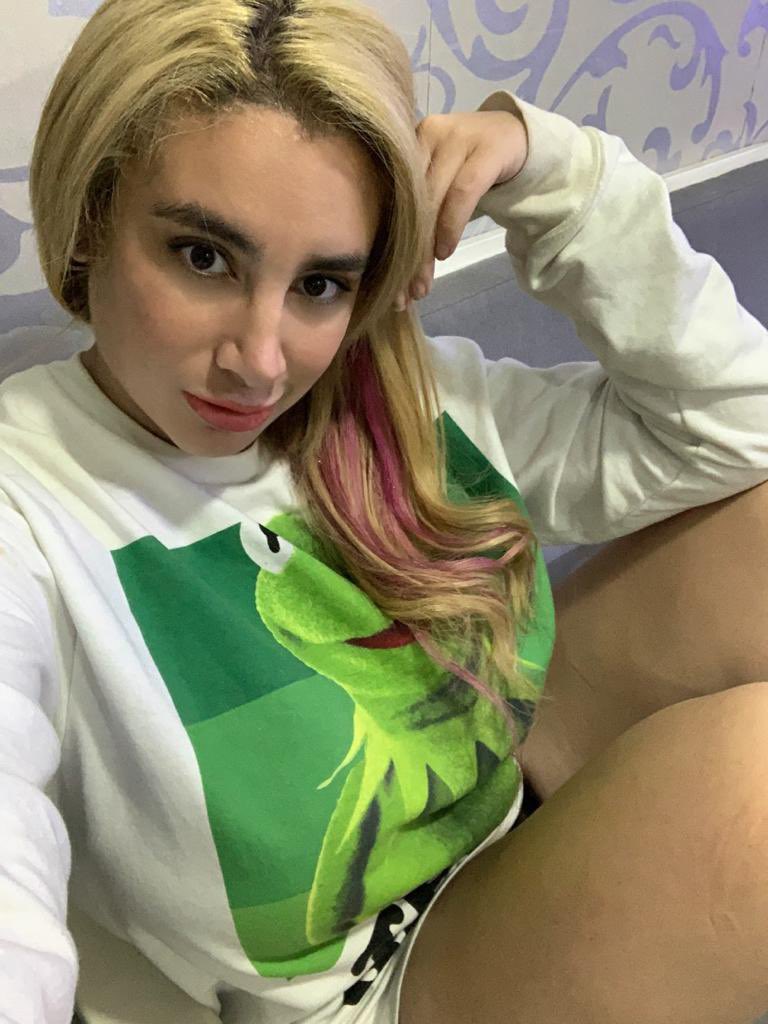 La Fiera 94.1 FM on X: Ximena Salgado La Muñeca acompañándote este  sábadaba hasta las 4:00 de la tarde ❤️ t.coulEVJG6IlP  X