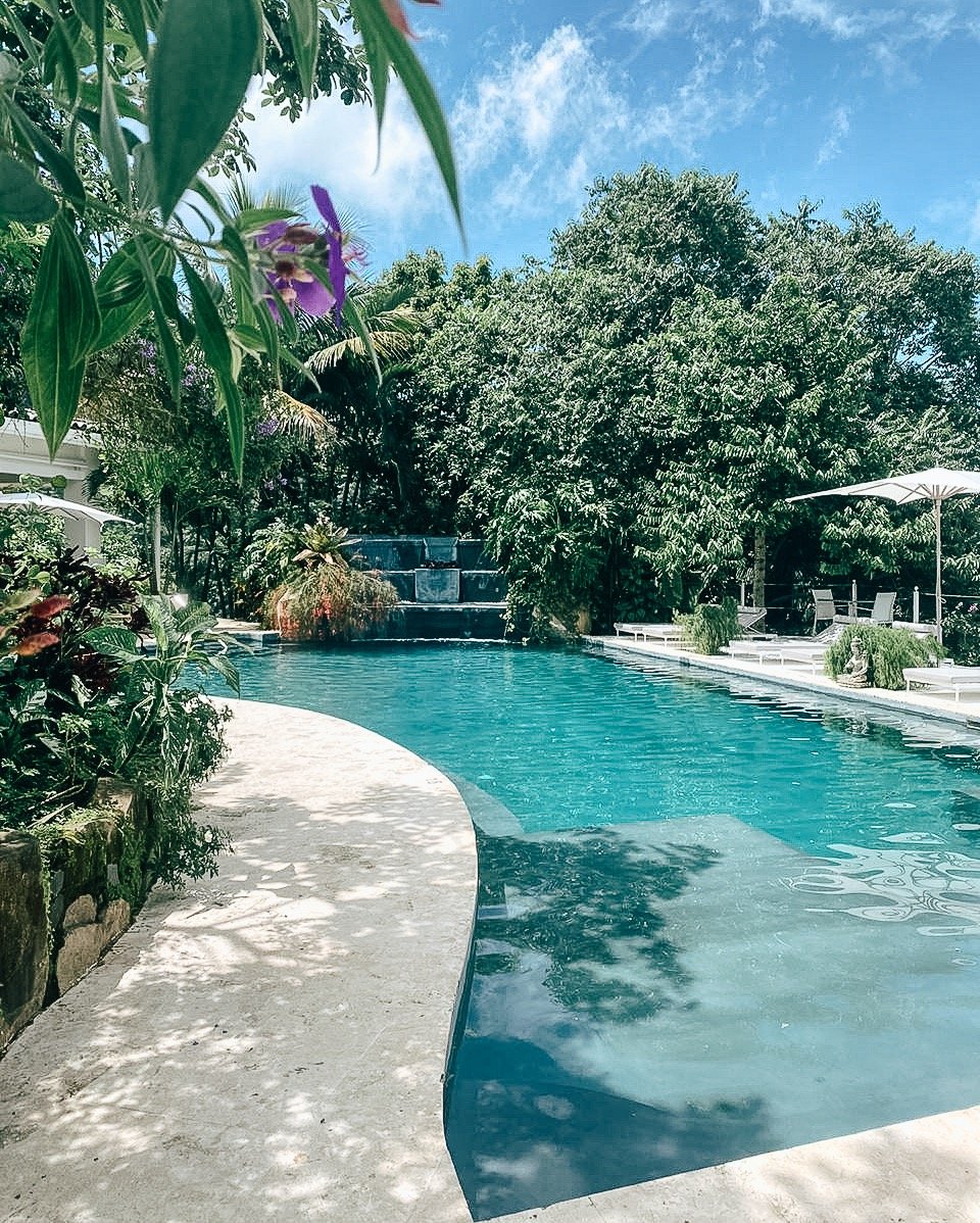 Experience the healing energies of sunbathing in nature. 

Click the link in our bio to learn more about this experience.⠀