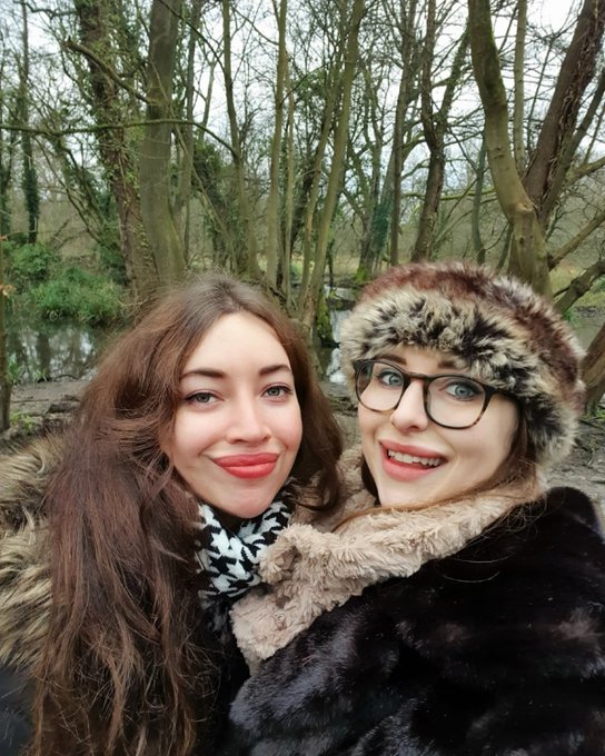 Winter walks with my sister @sasha_de_sade 💕

Happy 2021 everyone 😘

#HappyNewYear2021 #HappyNewYear