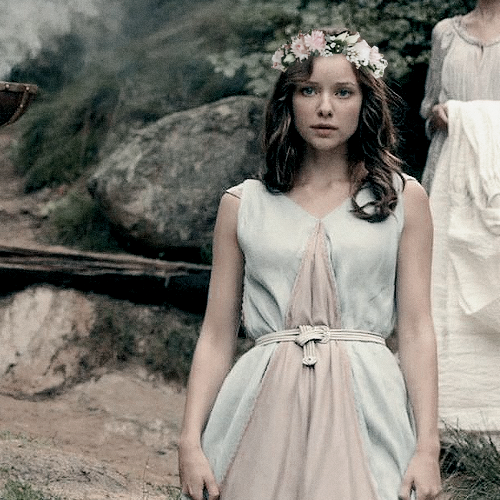 ⠀⠀⠀
⠀⠀⠀❝ 𝕬ll hail 𝐾𝑖𝑛𝑔 𝐻𝑎𝑟𝑎𝑙𝑑
⠀⠀⠀and 𝑄𝑢𝑒𝑒𝑛 𝐺𝑦𝑑𝑎! ❞
⠀⠀⠀