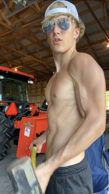 I could go for a massage after swinging this around 😏 https://t.co/16G2gcJowJ