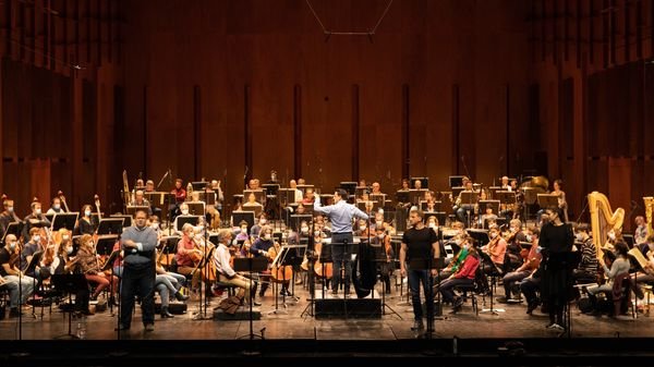 PresseKraemer's tweet photo. Minuit et 27 minutes #Ring2020 est terminé Merci @DitaOpera d'avoir cité tous les techniciens @francemusique @radiofrance qui ont permis cette fabuleuse écoute @CharlEdwardLL @charlesarden @mvoinchet @stephanegrant @aneef_opera ❤ 🔥 #Jordan #Wagner https://t.co/DTMOrqsL5a