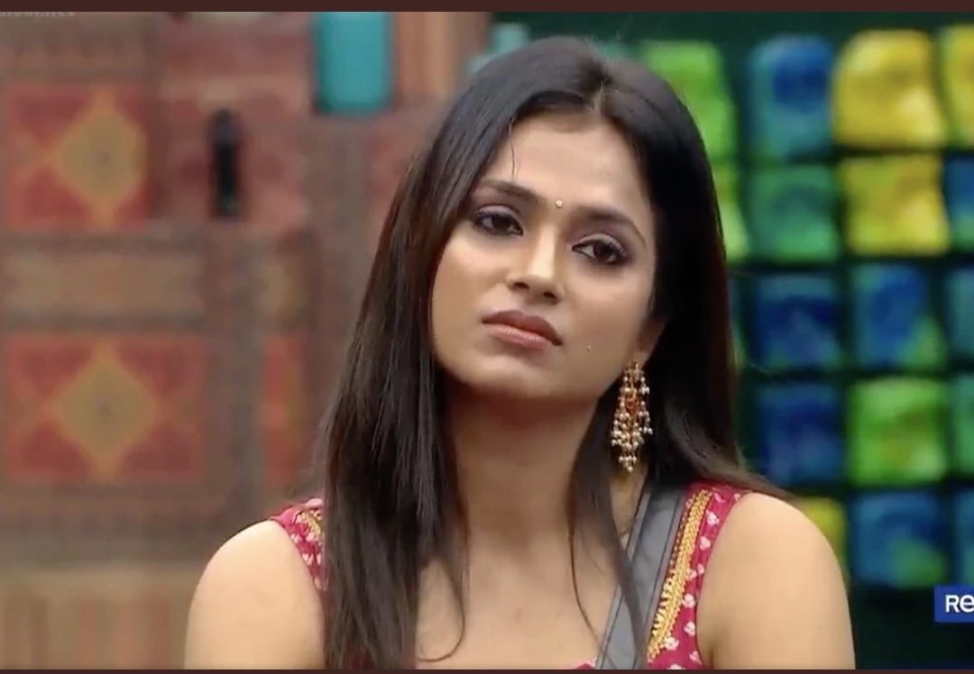 Jaga2e's tweet image. #RamyaPandian 
கருமம் கருமம் ஆண்டவர் சிறப்பா செஞ்சிவுட்டாரு செவுல்லயே. பொண்ண பெக்க சொன்னா சொர்ணாக்காவ பெத்துவிட்டானுக #BalajiMurugaDoss #RedCardForBalaji #AariArmy #RioRaj #Bala #Balaji #Kamalhassan #BiggBossTamil4 #bigbosstamil4 #BiggBoss4Tamil