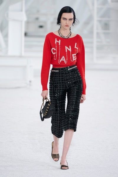 Brigitt01214804's tweet photo. #FashionSpring 2021 Chanel https://t.co/ruuPuzczZF