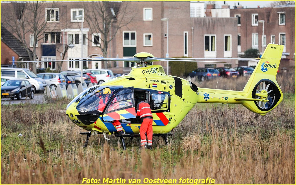 Traumaheli landt in Zoetermeer voor verkeersongeval ..